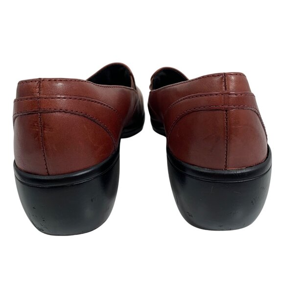 Clarks Women Red Leather Slip-On Loafers Clogs Comfortable Non-Slip Shoes SZ 6.5 - Picture 5 of 8